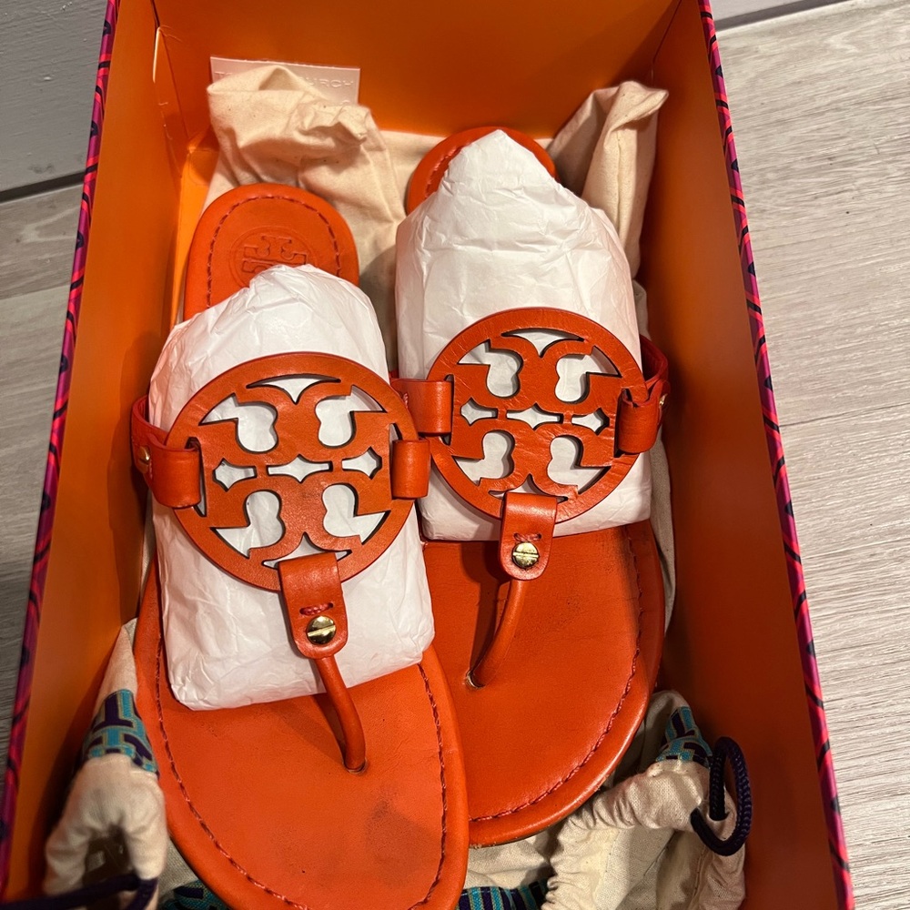 Tory Burch Orange Leather Logo Thong Sandals - Picture 2 of 4